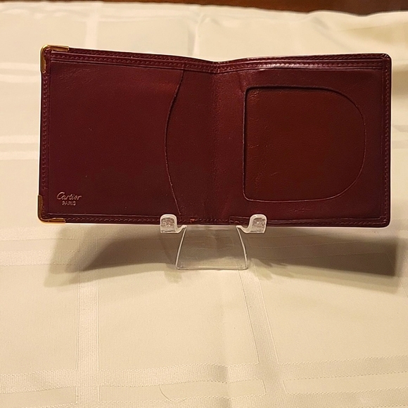 Authentic Les Must De Cartier Leather Bifold Wallet Bordeaux Gold Tone corners - Picture 2 of 10